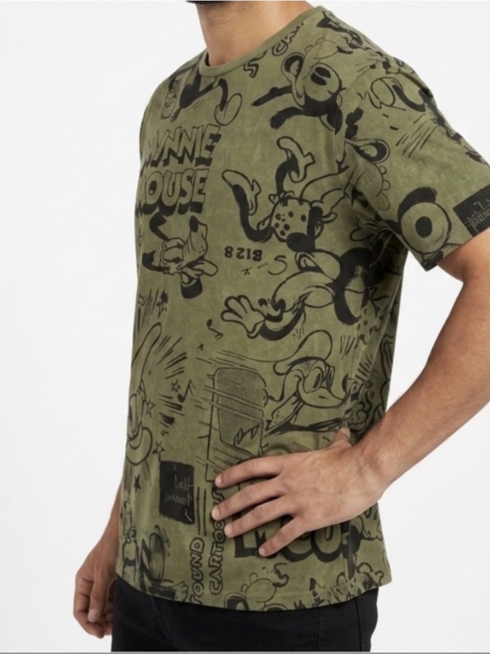 NWT Mickey Mouse Graphic Tee - Green